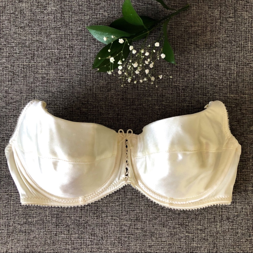 Victorias Secret non push-up wired Satin Bra Ivory